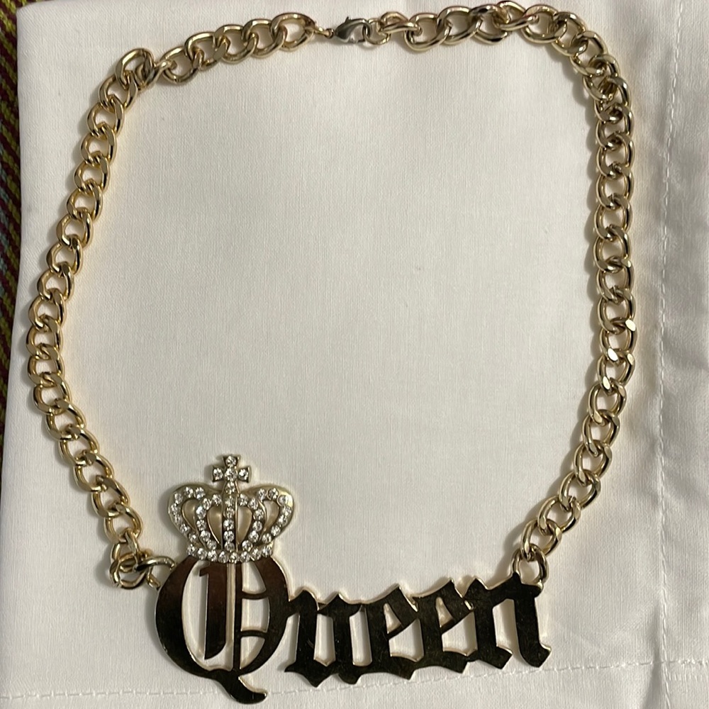 Queen Necklace